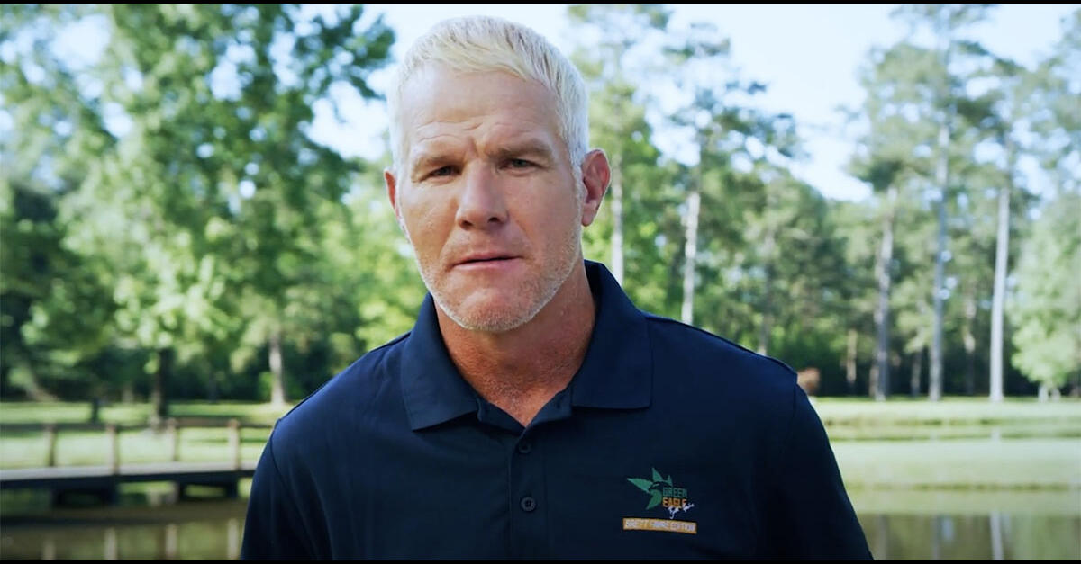 NFL Hall of Famer Brett Favre tweets he's voting for Trump